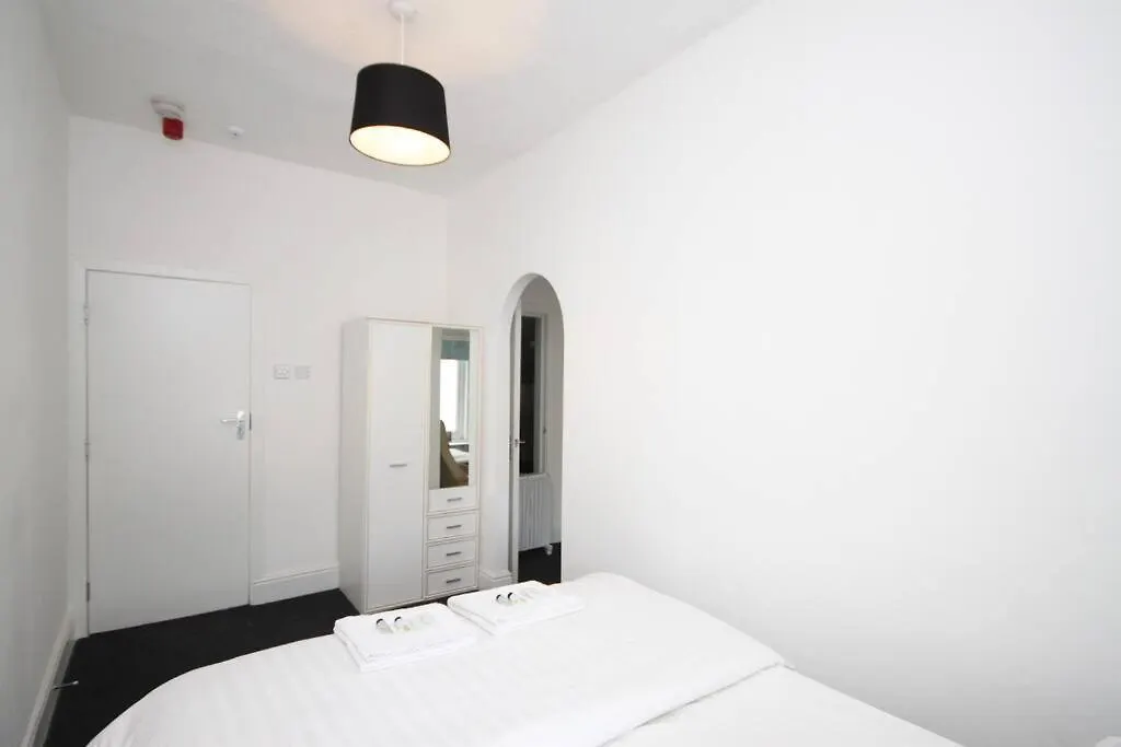 Barton Beachside - Penthouse Twobedroom Apartment, Double & Twins - Central Beach & Promenade Location - Over 21'S, Family Friendly Only, Id Required, Stairs Access, Free Parking Blackpool 0*,