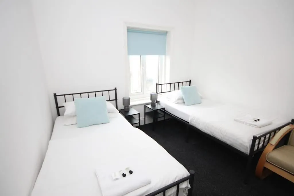 Apartment Barton Beachside - Penthouse Twobedroom Apartment, Double & Twins - Central Beach & Promenade Location - Over 21'S, Family Friendly Only, Id Required, Stairs Access, Free Parking Blackpool