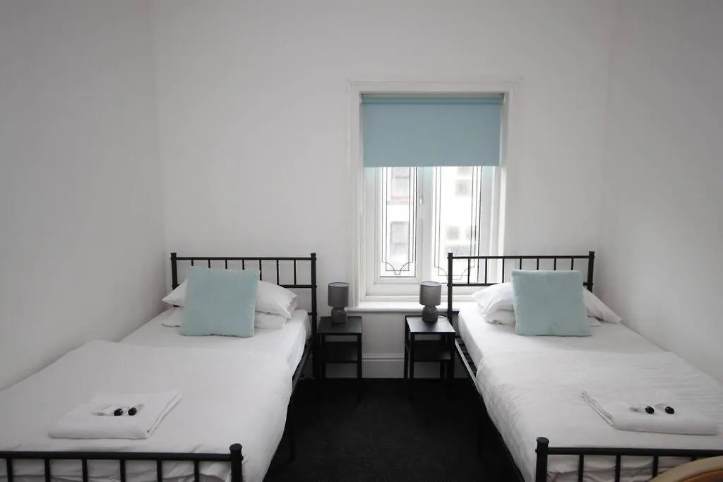 Barton Beachside - Penthouse Twobedroom Apartment, Double & Twins - Central Beach & Promenade Location - Over 21'S, Family Friendly Only, Id Required, Stairs Access, Free Parking Blackpool 0*,  United Kingdom
