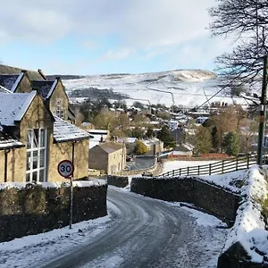 Charming, Wonderfully Cosy One Bedroom Apartment Giggleswick