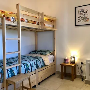 Cosy Cottage, Short Walk To Southbourne And Restaurants Holiday home Bournemouth
