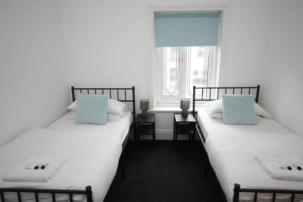 Barton Beachside - Penthouse Twobedroom Apartment, Double & Twins - Central Beach & Promenade Location - Over 21'S, Family Friendly Only, Id Required, Stairs Access, Free Parking Blackpool 0*,